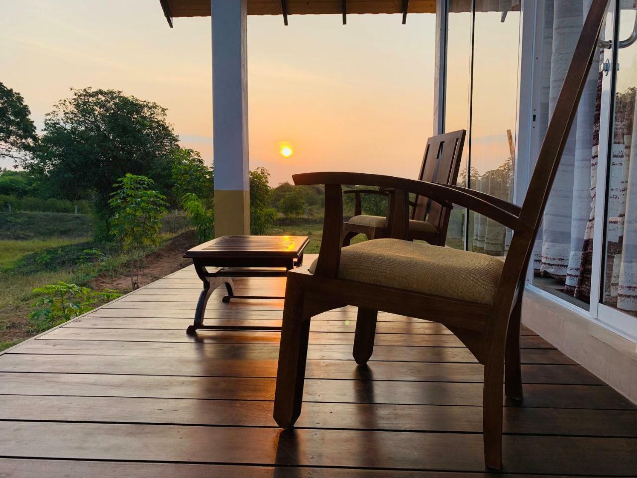 Thihawa Eco Huts Yala Bed & Breakfast Tissamaharama Eksteriør bilde